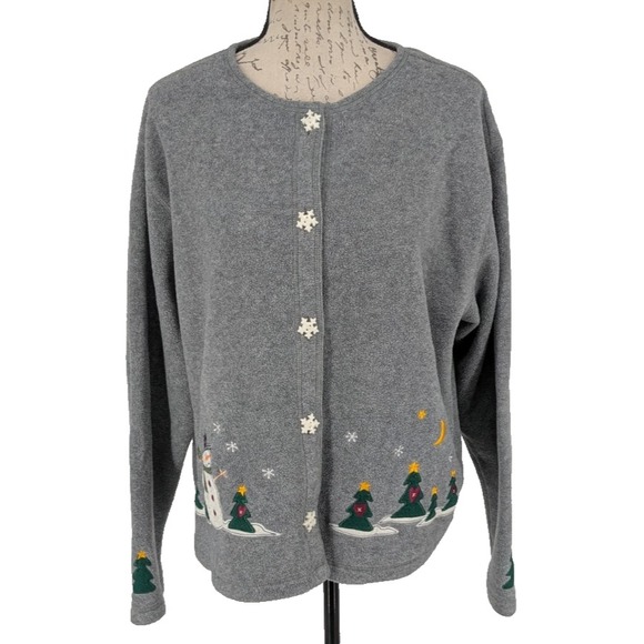 Croft and Barrow Tops - CHRISTMAS Fleece Gray Top LARGE White Snow Flake‎ Buttons Green Trees Holidays